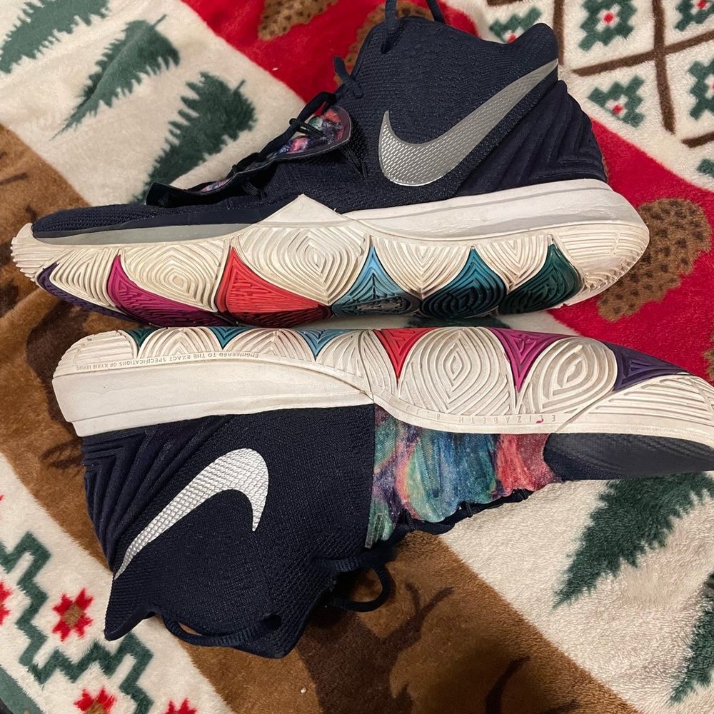 2018 Kyrie 5 'Galaxy'